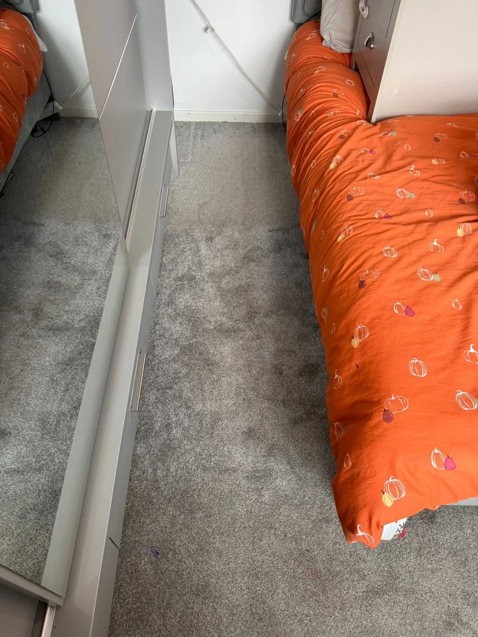 Carpet before cleaning – carpet cleaning in Haverhill by Dons Cleaning Services (photo 7)