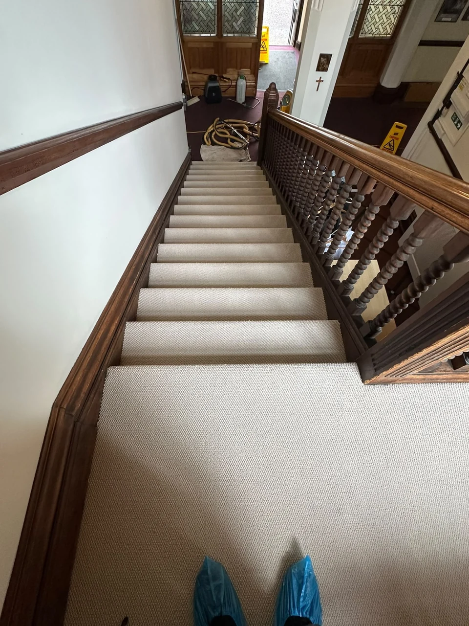 Stair carpet after professional cleaning – stair carpet cleaning in Haverhill by Dons Cleaning Services (photo 8)