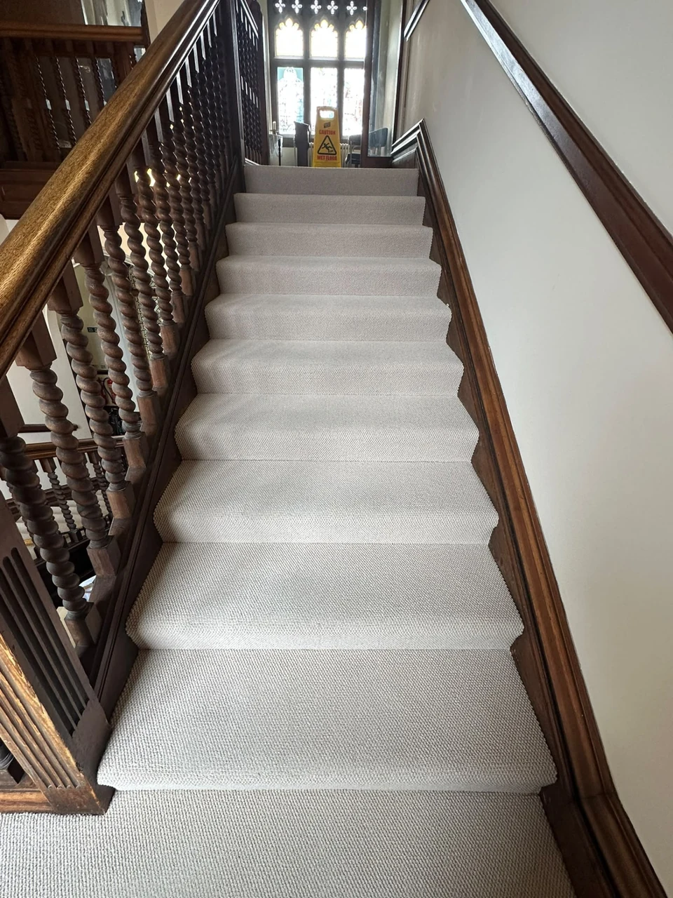 Stair carpet after professional cleaning – stair carpet cleaning in Haverhill by Dons Cleaning Services (photo 4)
