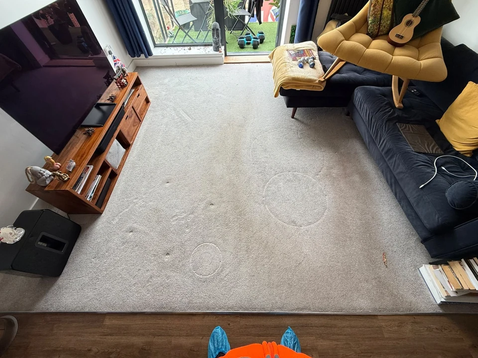 Carpet before cleaning – carpet cleaning in Haverhill by Dons Cleaning Services (photo 1)